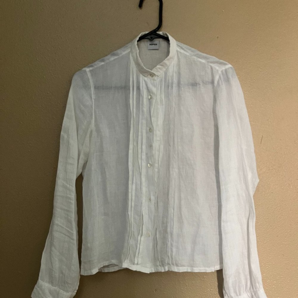 ASPESI women's white 100% linen button down long sleeve shirt.  Size 40 EU.